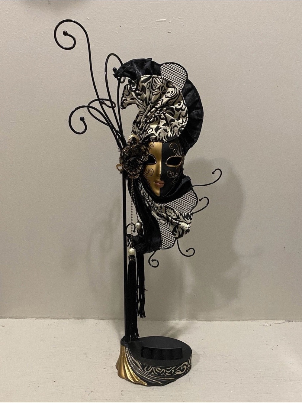 Decorative Venetian-Inspired Mask Jewelry Holder Stand in Black and Gold 17”